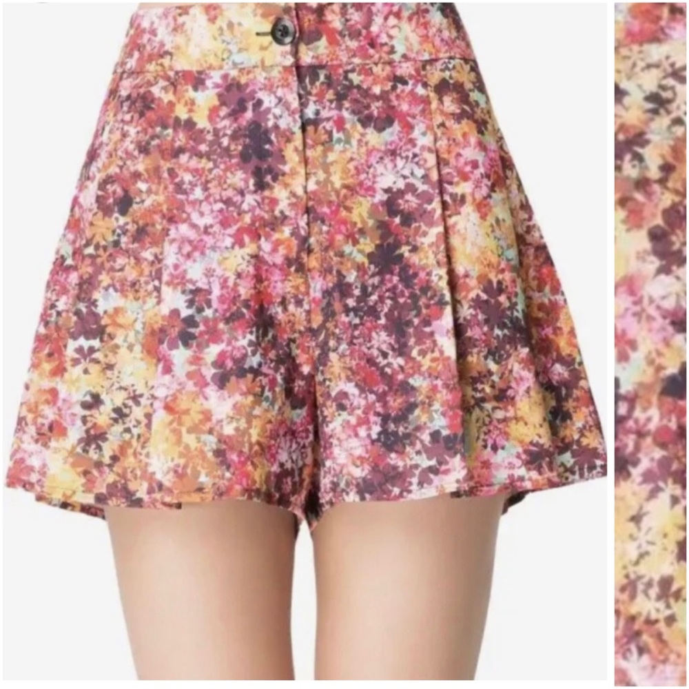 Bebe Satin Floral Print Pleated Front Shorts